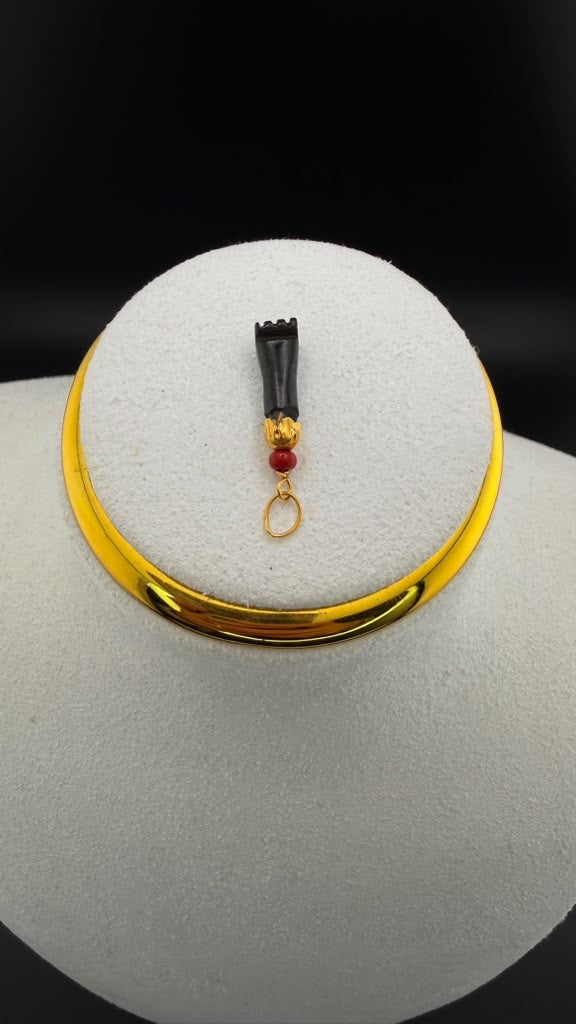 Protective Amulet (azabache) Pendant 18k.