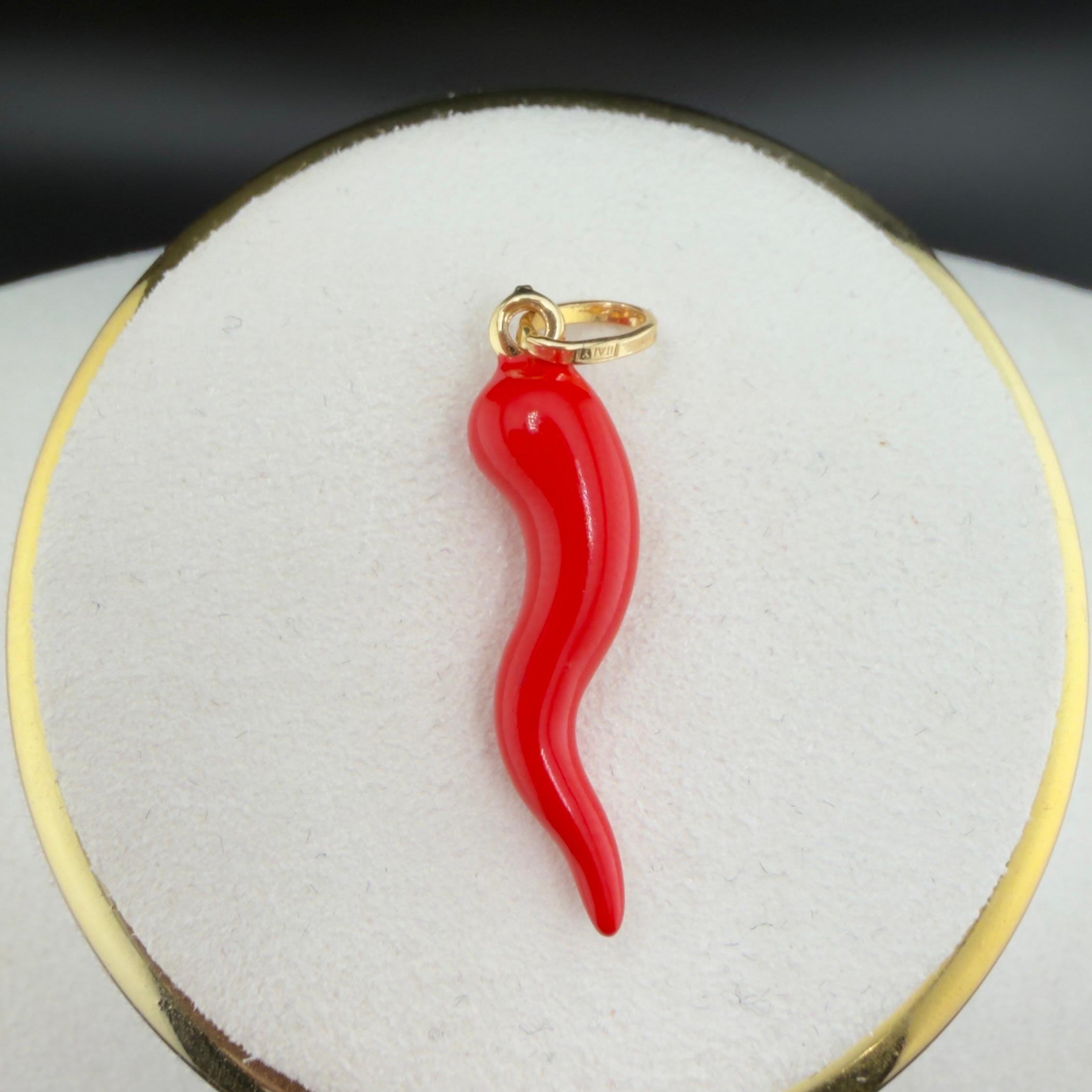 Cornicello red Pendant 18k.