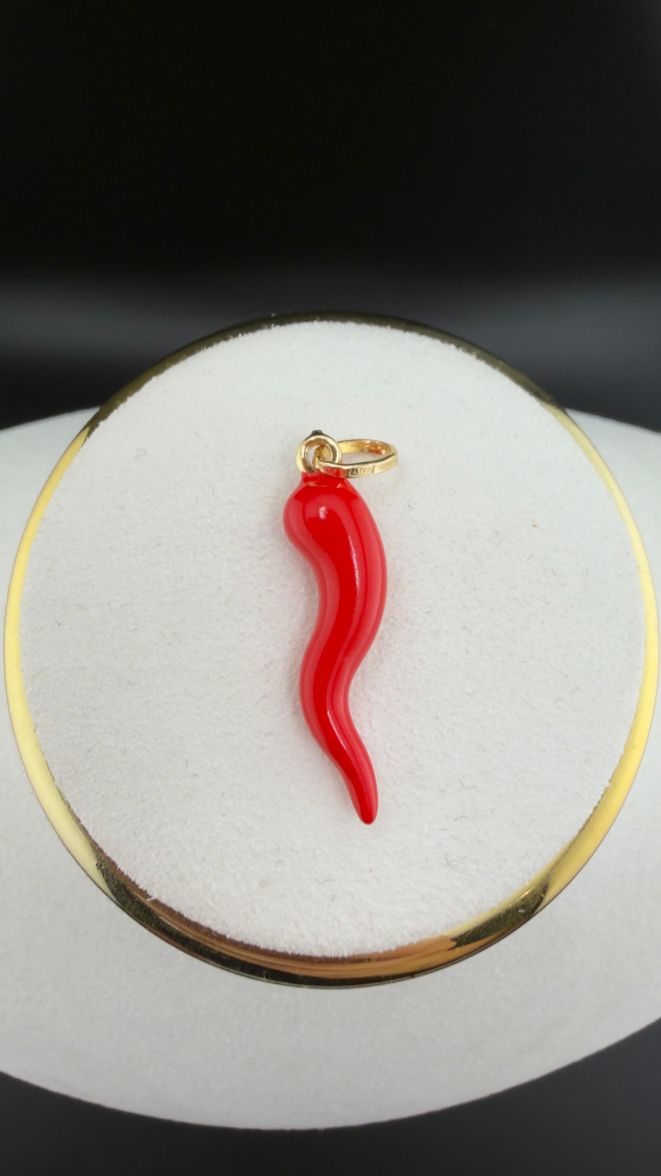 Cornicello red Pendant 18k.