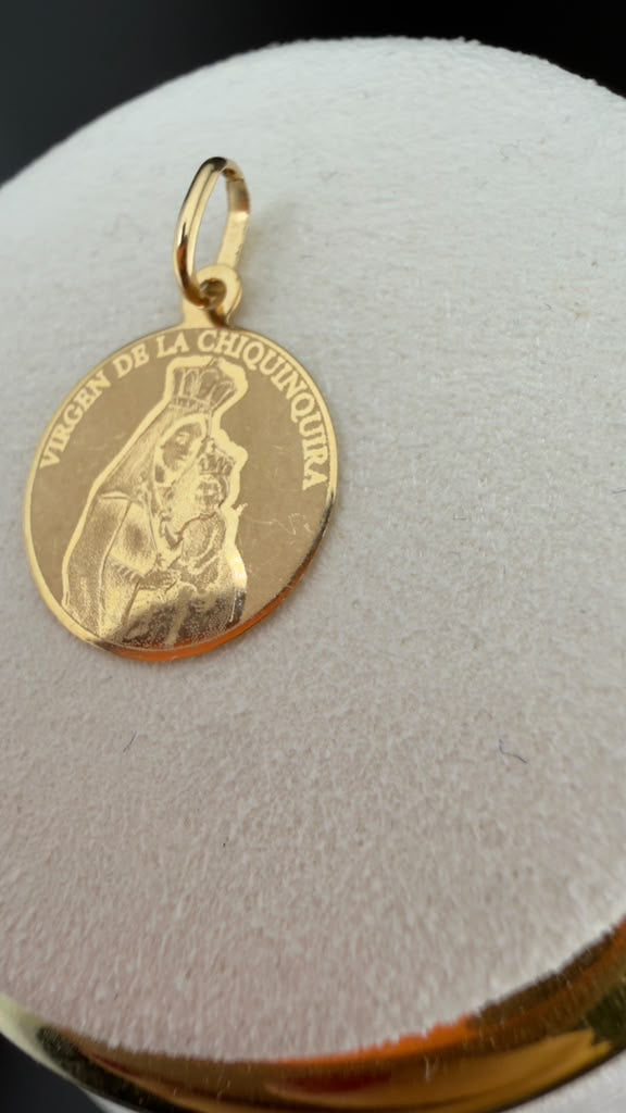Our Lady of Chiquinquirá Medal Pendant 18k.