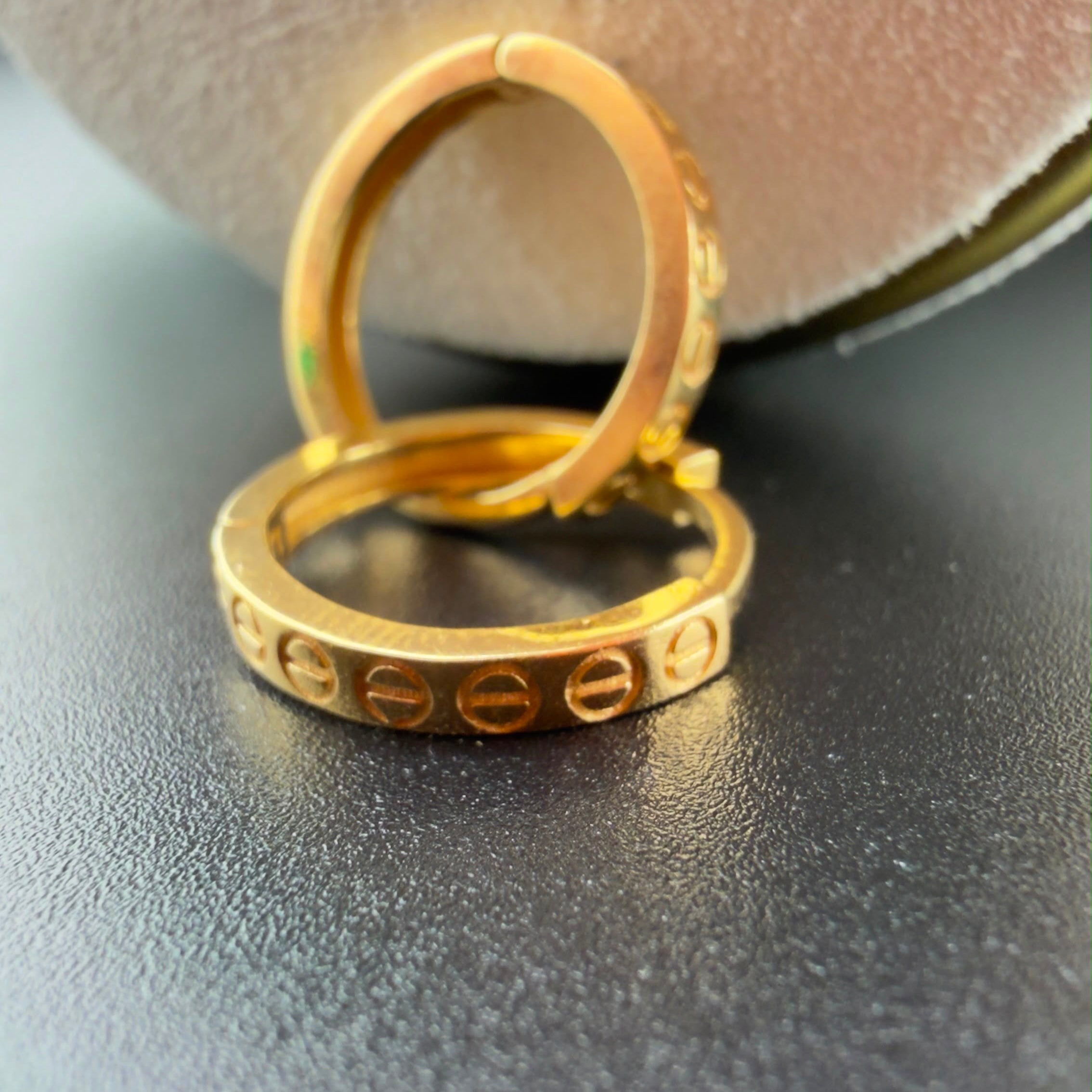 Double-C Hoop 18k.
