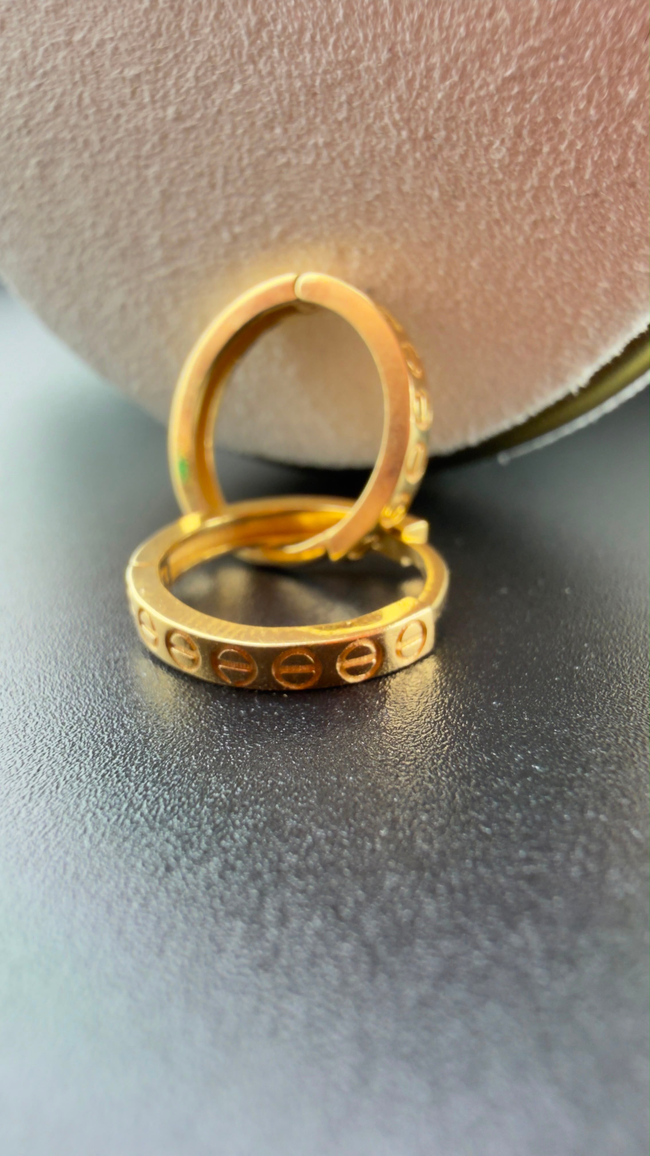 Double-C Hoop 18k.
