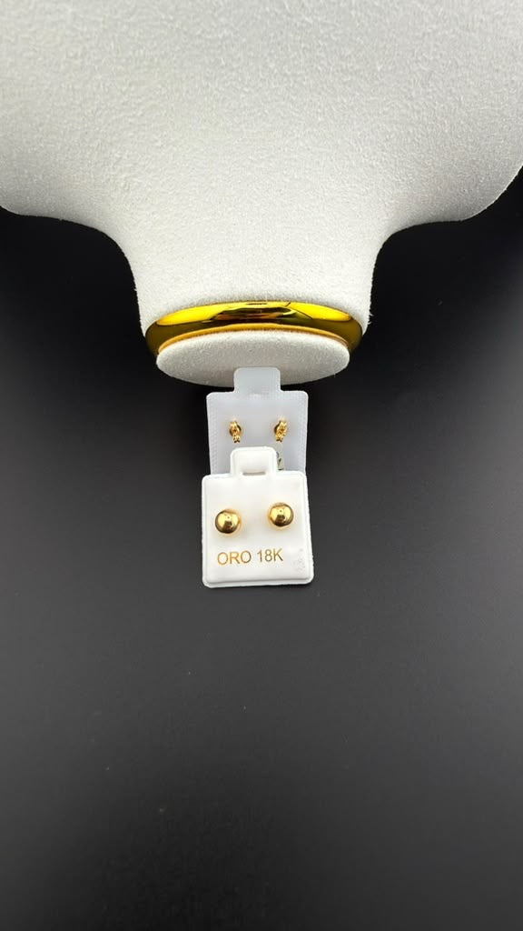 Ball Stud Earrings 18k.
