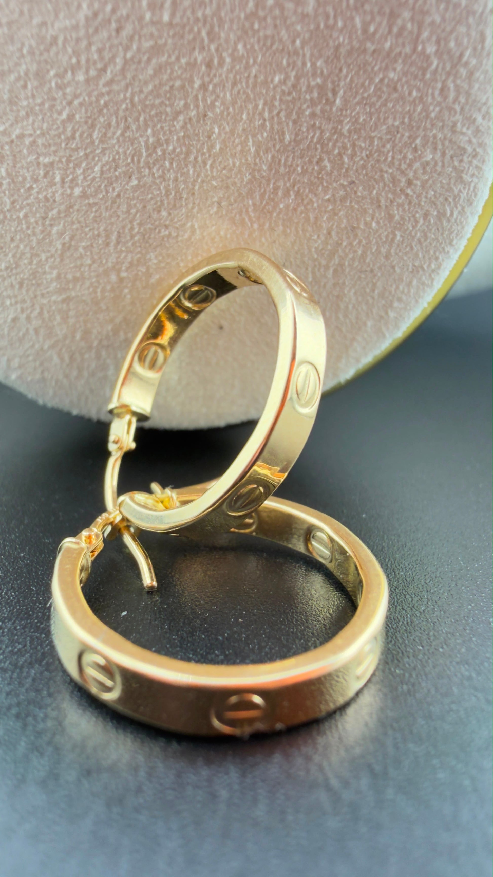 Double-C Hoop 18k.