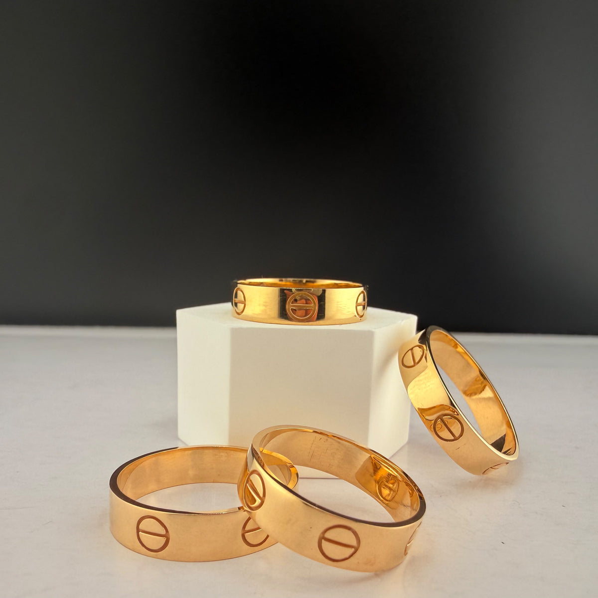 Double-C Ring 18k, #9.