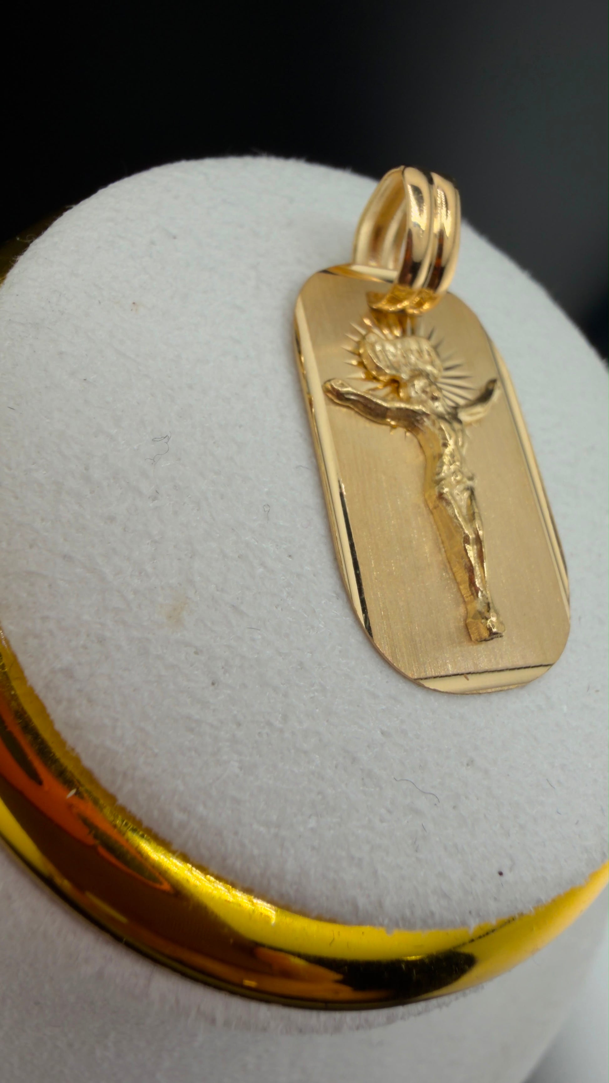 Plaque of Christ Pendant 18k.