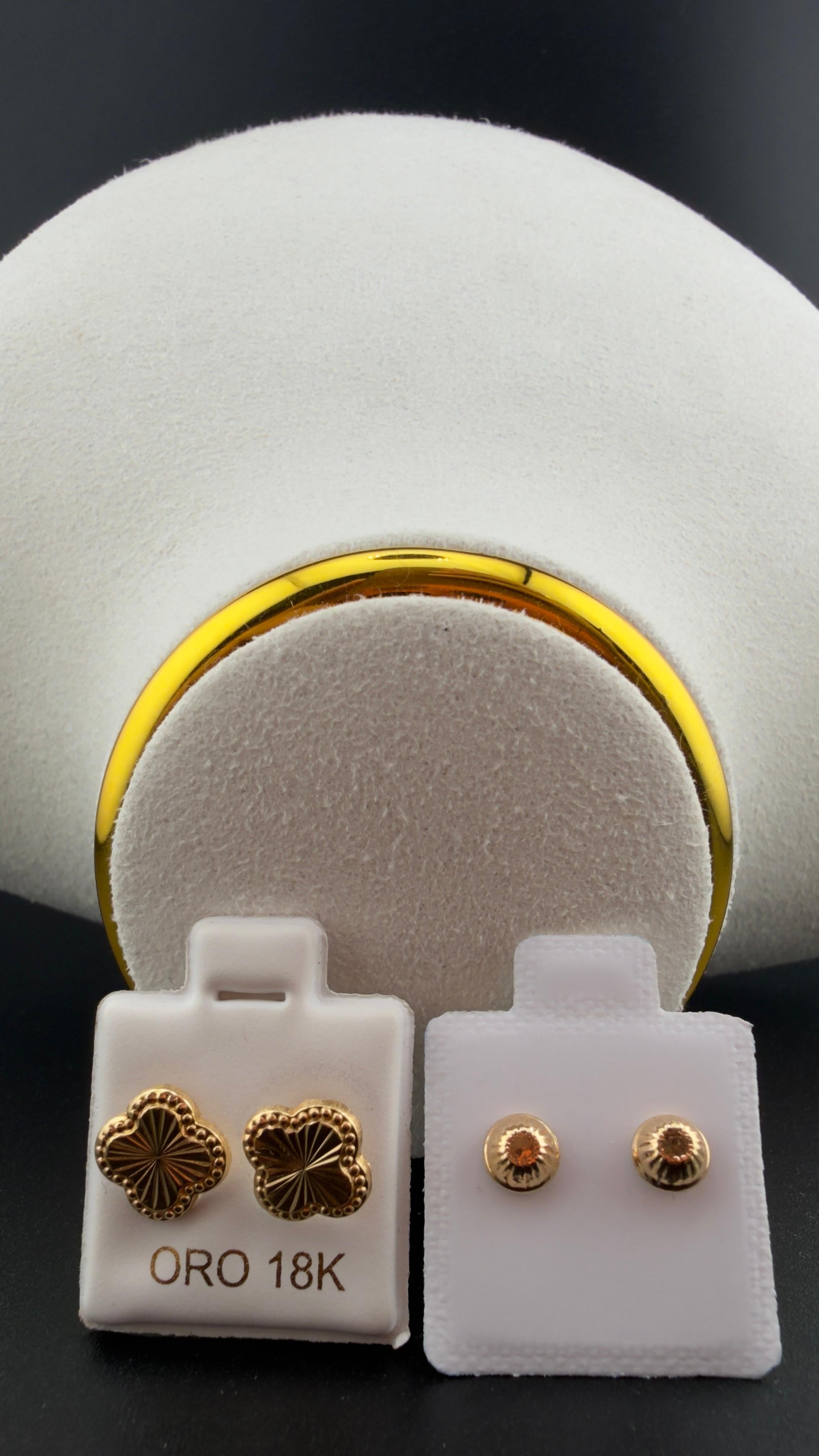 Double- V Earring 18k.