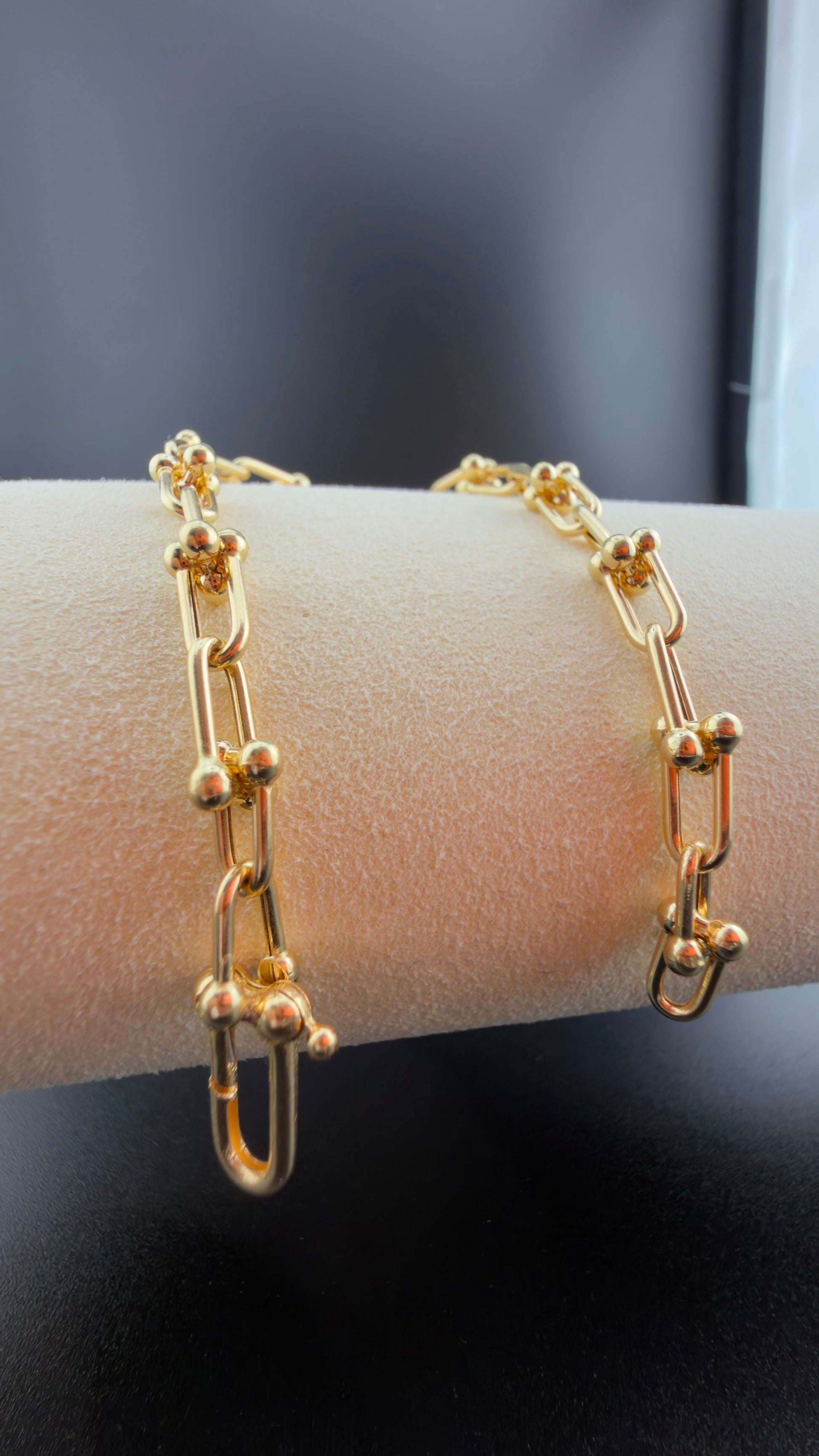 Double- T Bracelet 18k, 18cm.