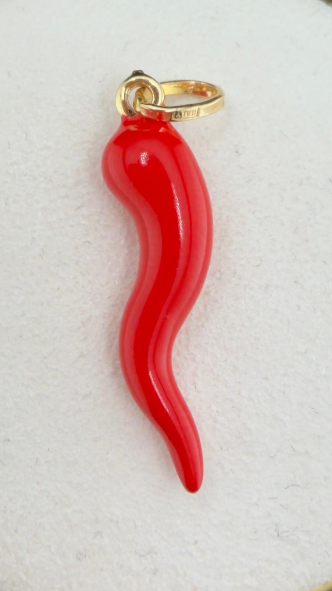 Cornicello red Pendant 18k.