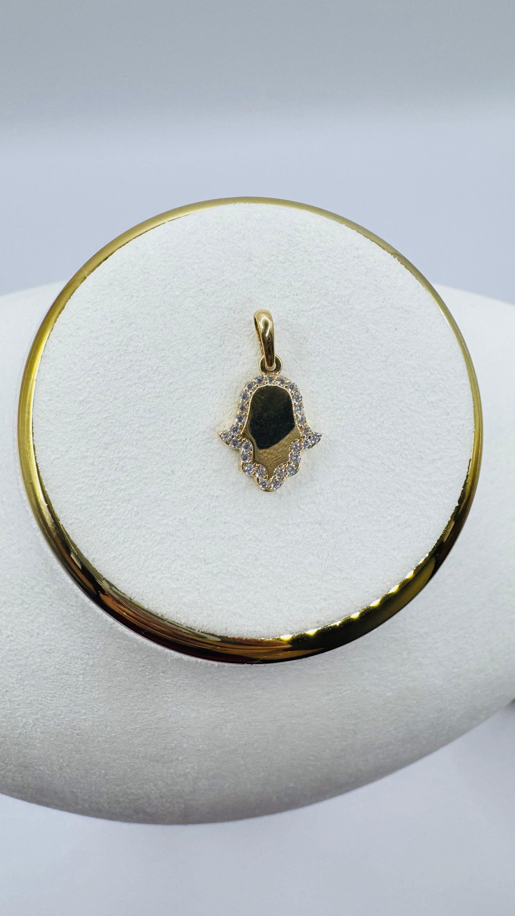 Hand of Fatima Pendant 18k