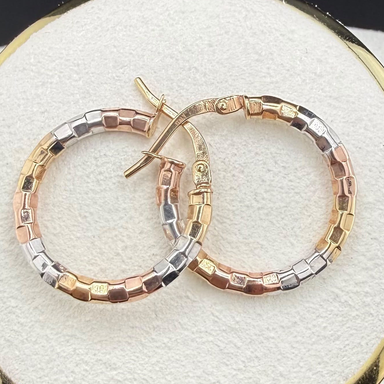 Tri-Color Gold Hoop 18k.