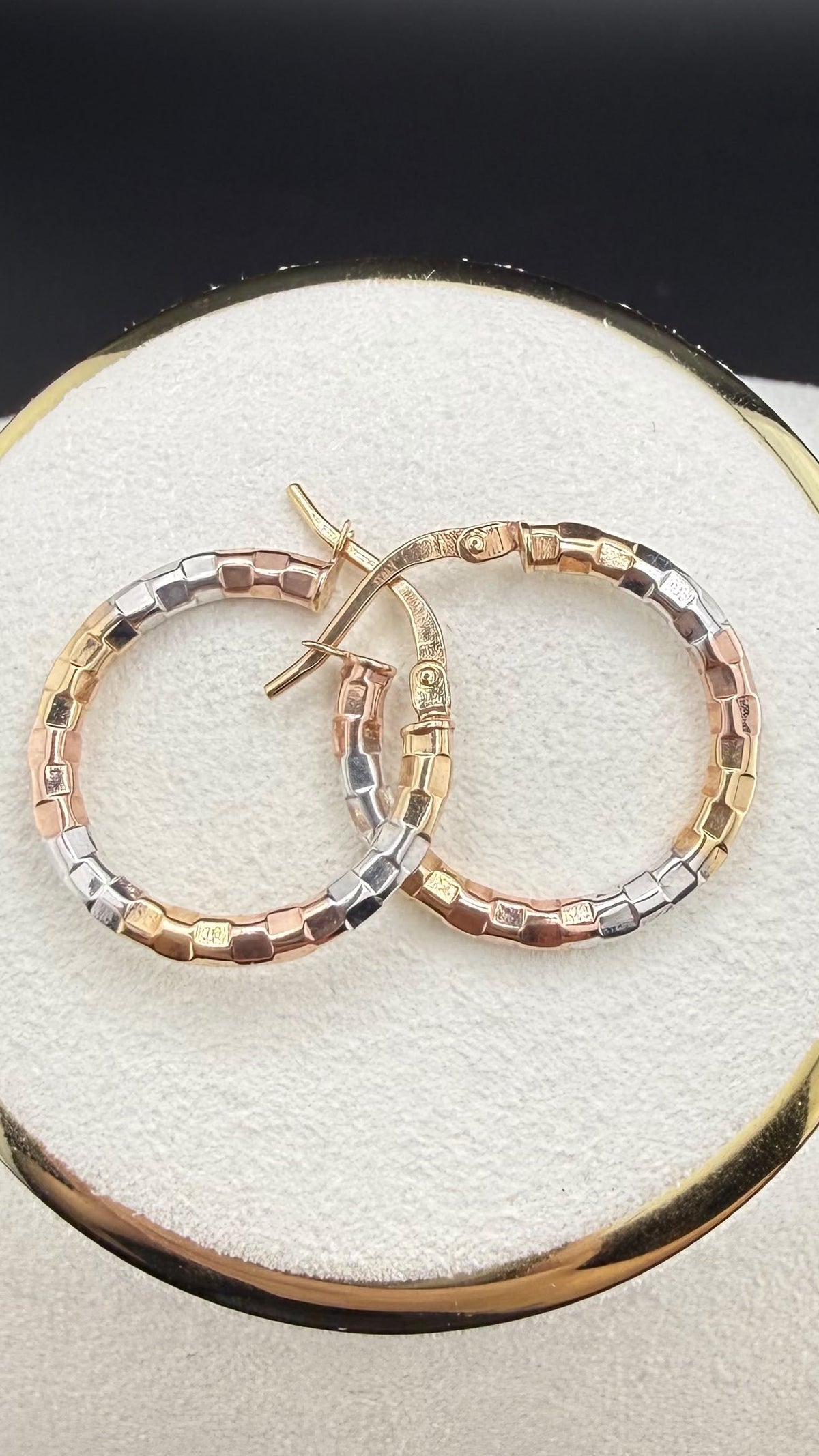 Tri-Color Gold Hoop 18k.