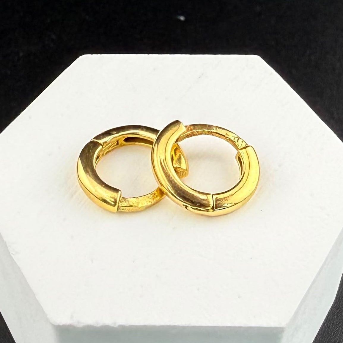 Classic Solids Hoop 18k.