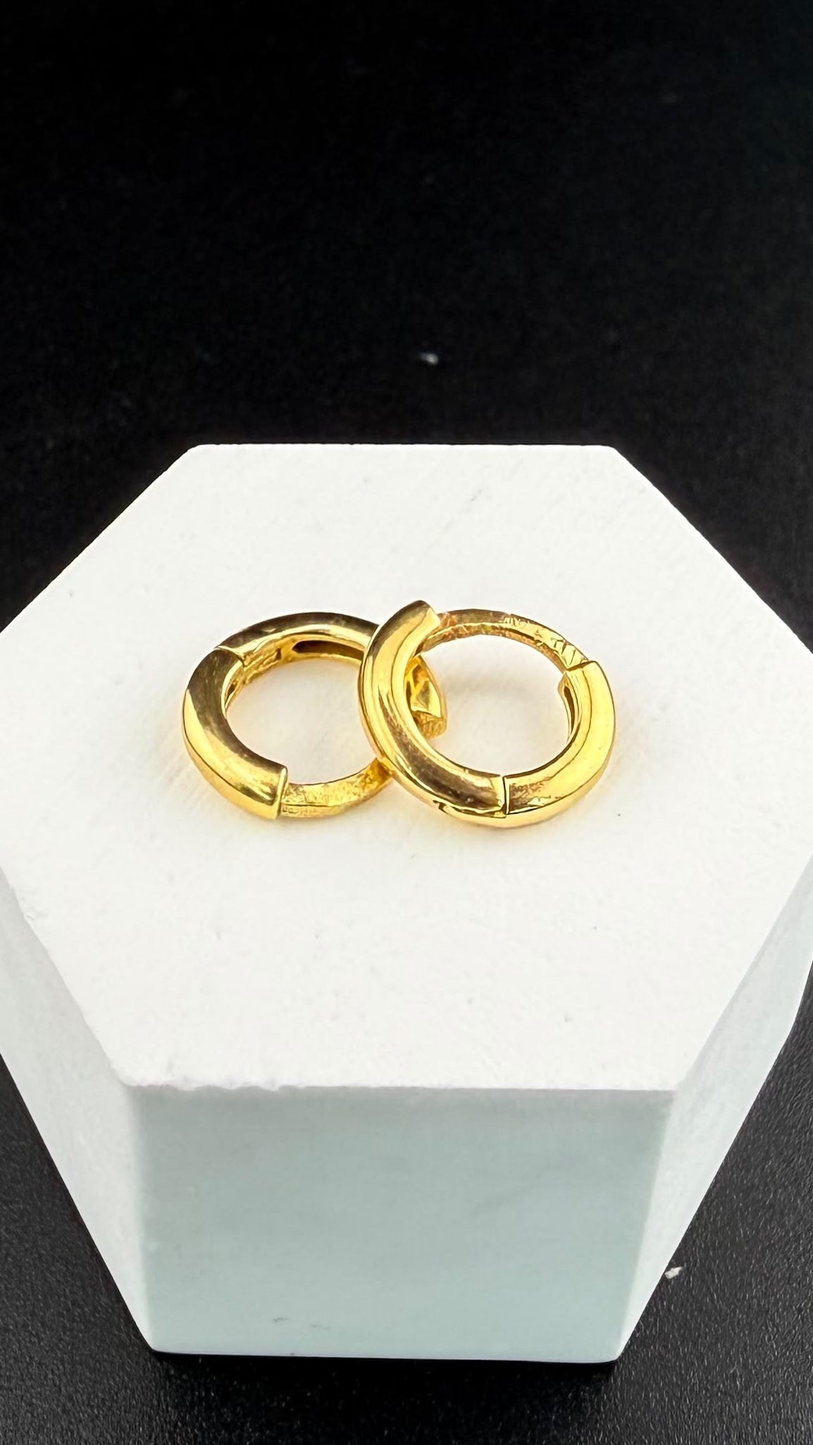 Classic Solids Hoop 18k.