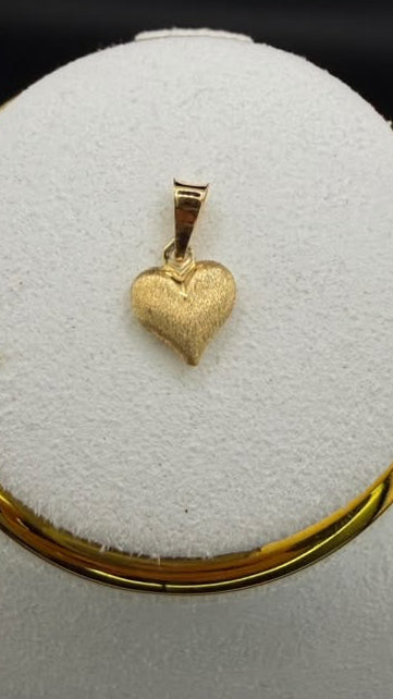 Textured Heart 18k.