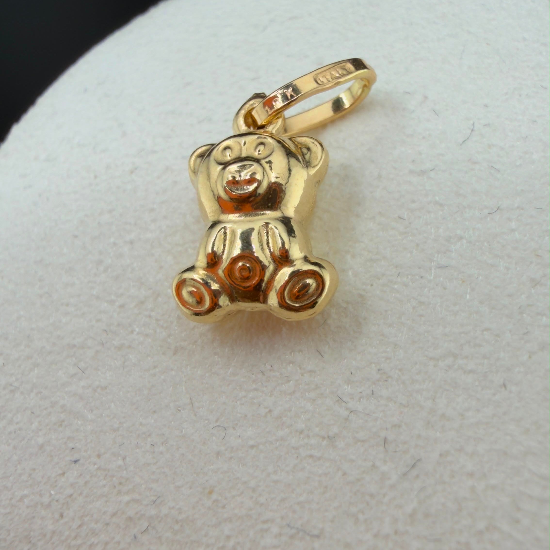 Golden Little Bear 18k.