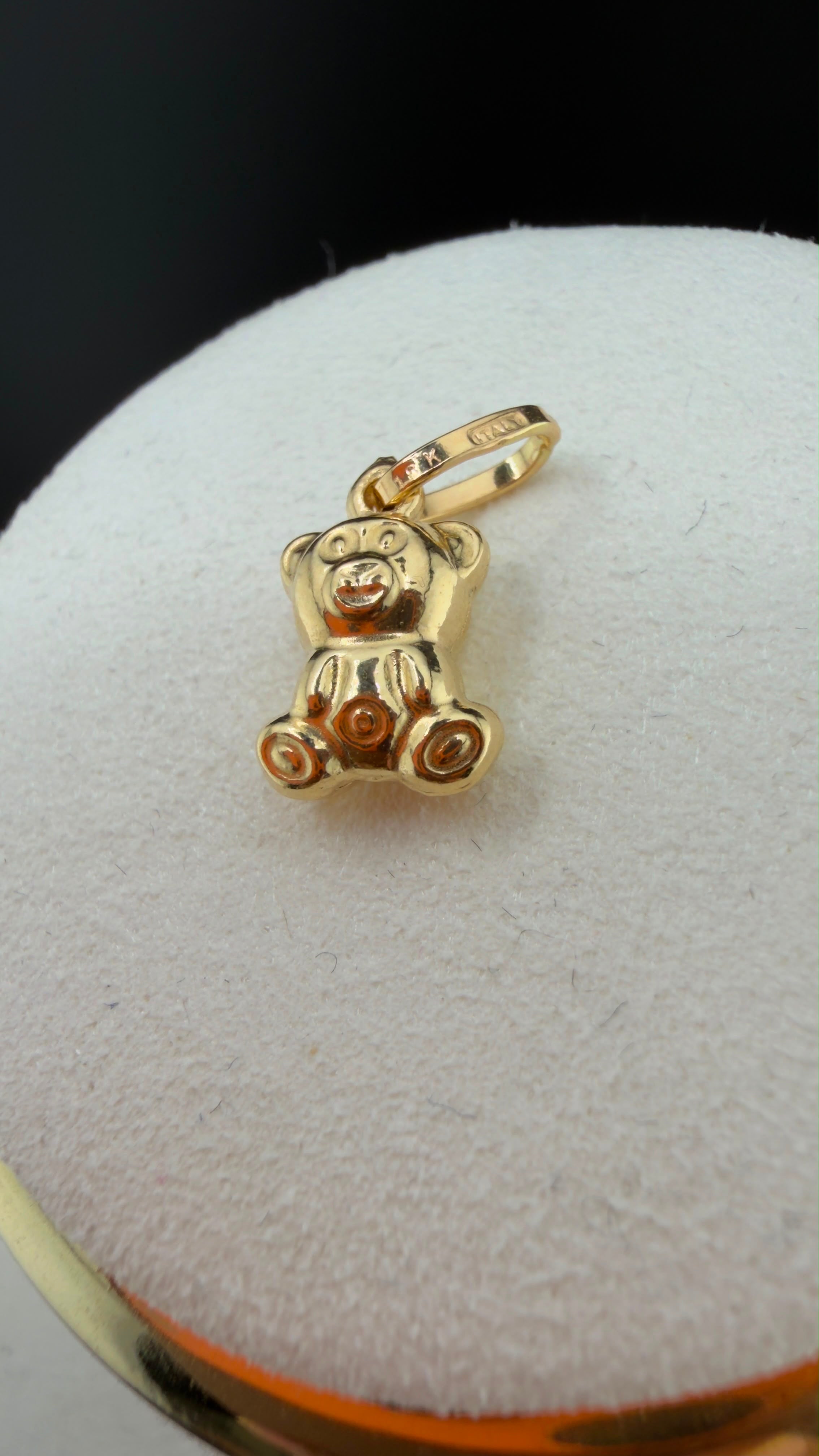 Golden Little Bear 18k.