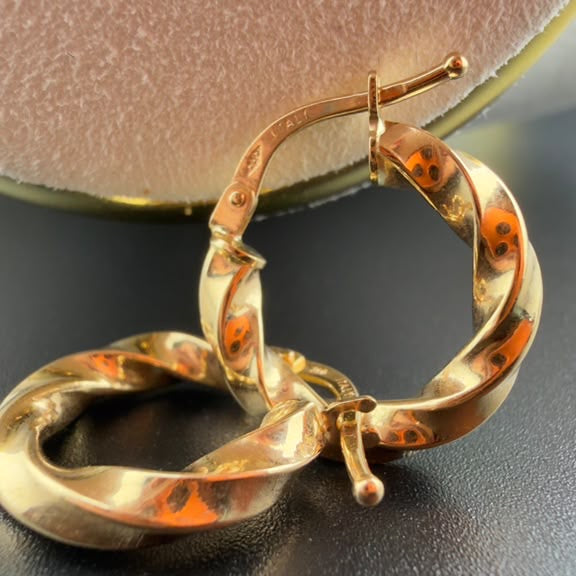 Twisted Gold Hoop 18k.