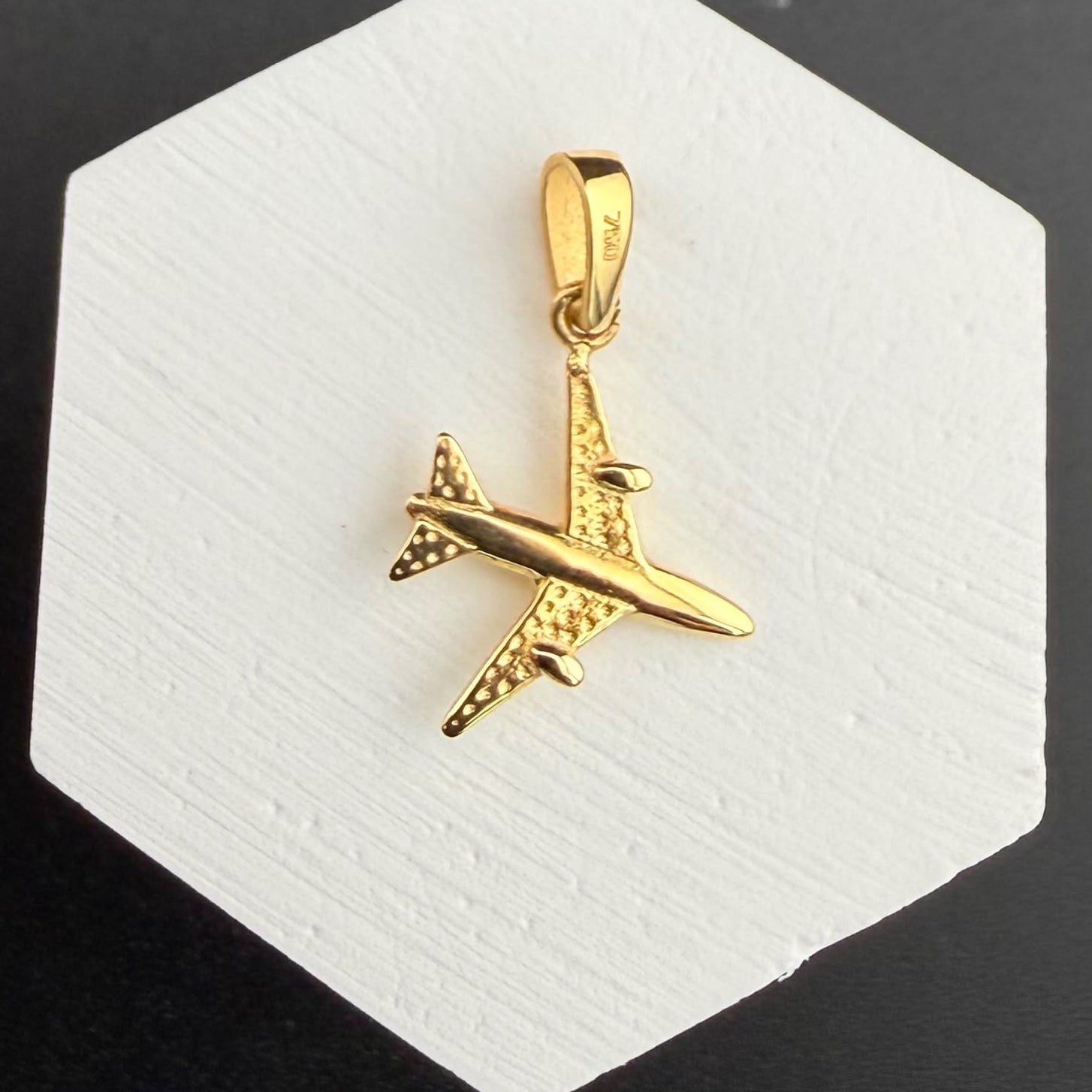 Airplane Pendant 18k.