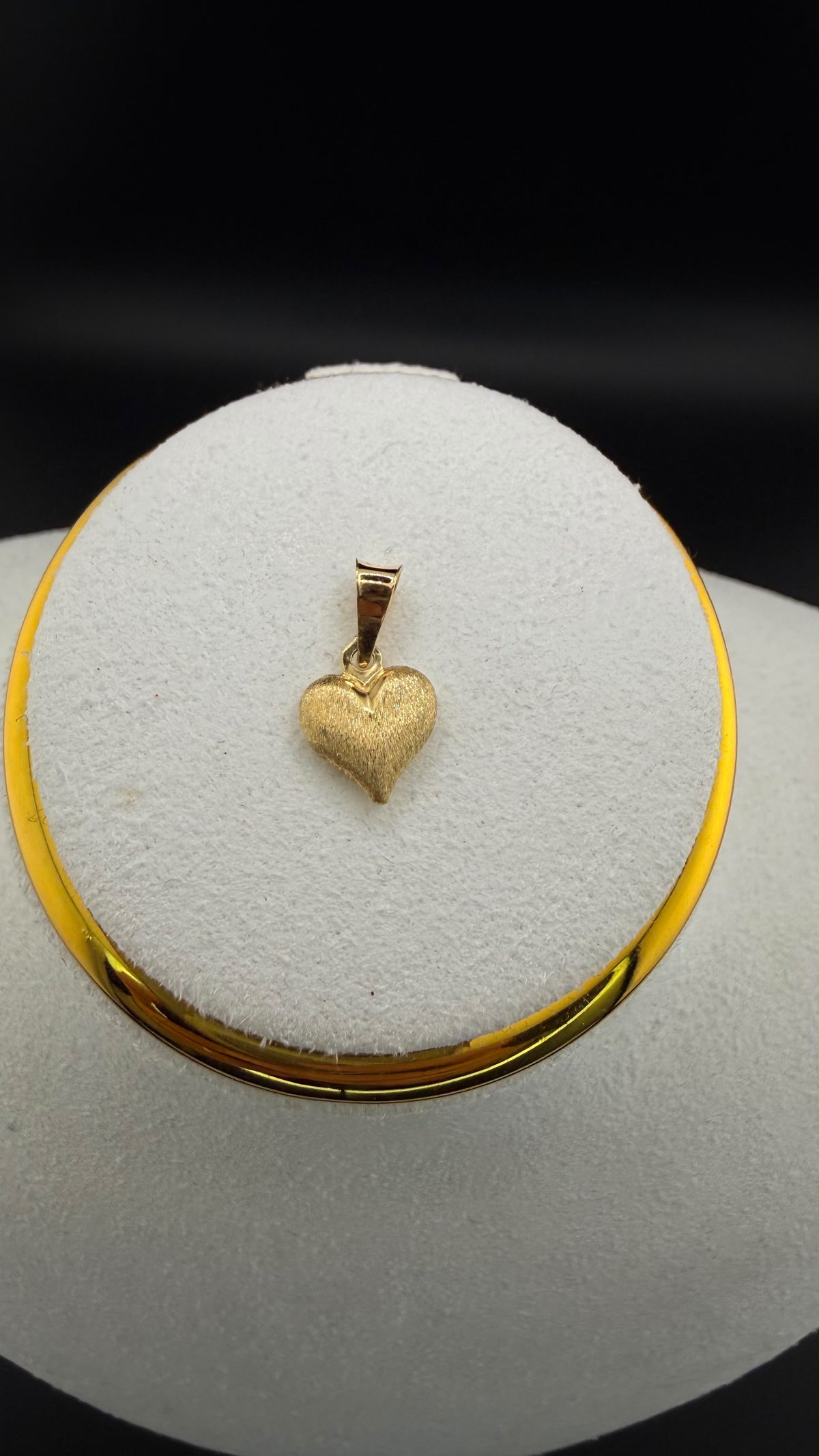 Textured Heart 18k.