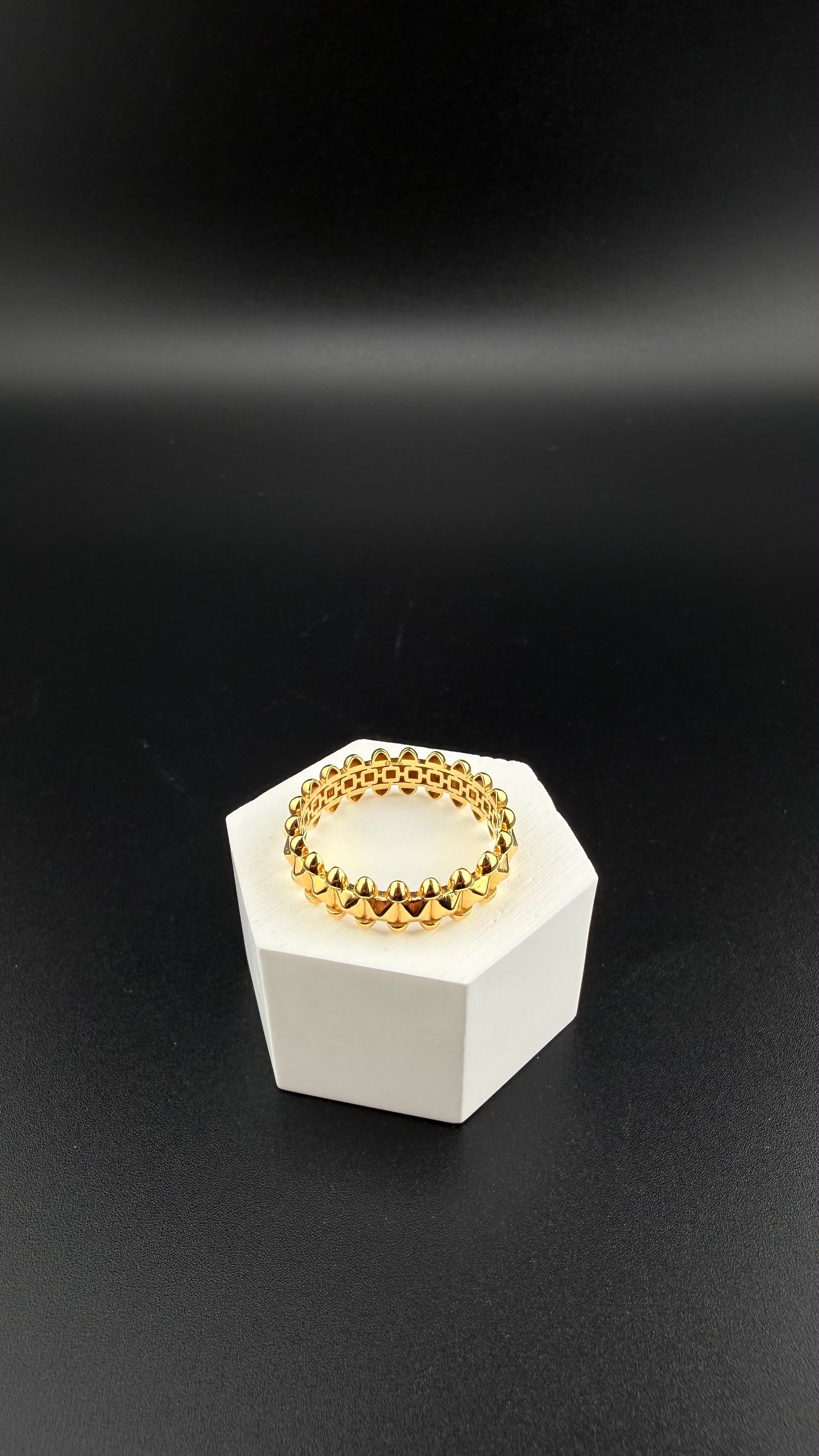 Double-C Ring 18k, 8/5.